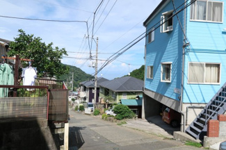 【前面道路含む現地写真】