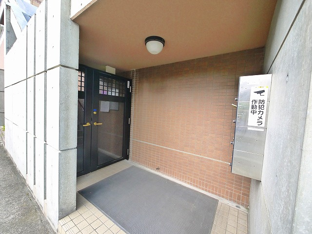 メゾン花木鳥のエントランス|オートロック完備