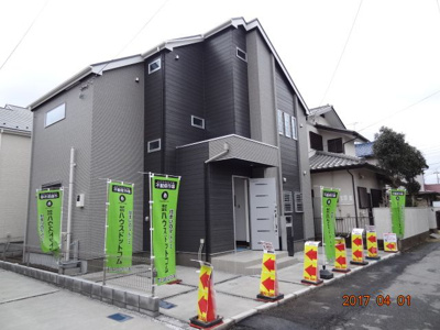 【外観】 | 上尾市弁財1丁目　新築分譲デザイン住宅全2棟・残1棟 | 上尾市周辺のおすすめ物件「上尾市弁財1丁目　新築分譲デザイン住宅全2棟・残1棟」。価格変更して、当初3,580万円から500万円の値下げで、3,080万円です！こちらの物件は、経済的かつ機能的です。
