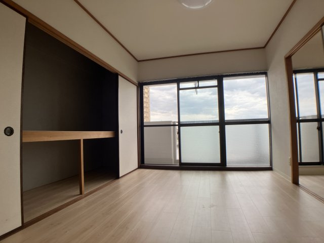 アールズコートの洋室