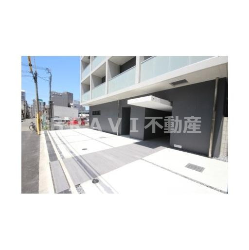 AXIS UMEKITA（アクシスウメキタ）　BRAVI不動産のエントランス|【AXIS UMEKITA】落ち着いたエントランスです