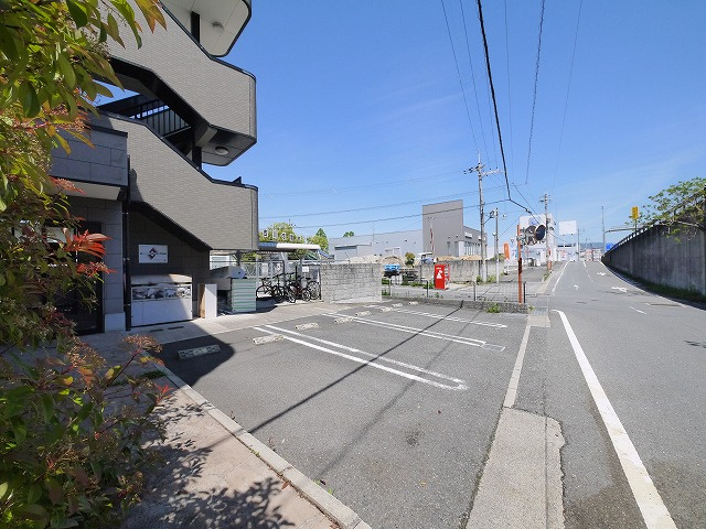 アルカディア（宝来町）の駐車場|駐車場に車を止められます