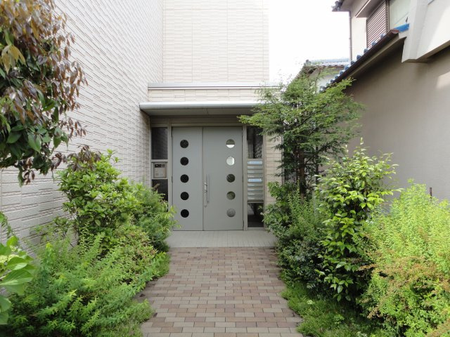 ソレアード王塚台のエントランス