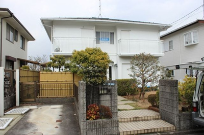 【外観】 | 大津市仰木の里1丁目21-6 リフォーム戸建て | 建物外観正面より