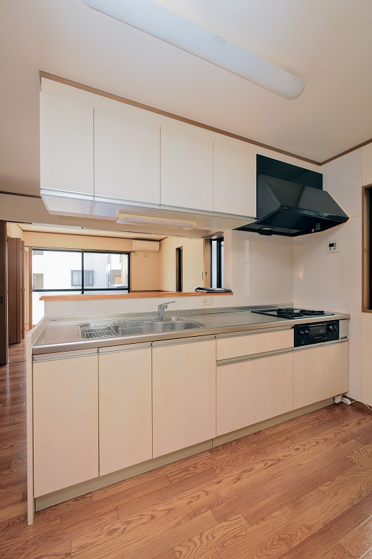 メゾンモンターニュC棟のキッチン|メゾンモンターニュC101号室