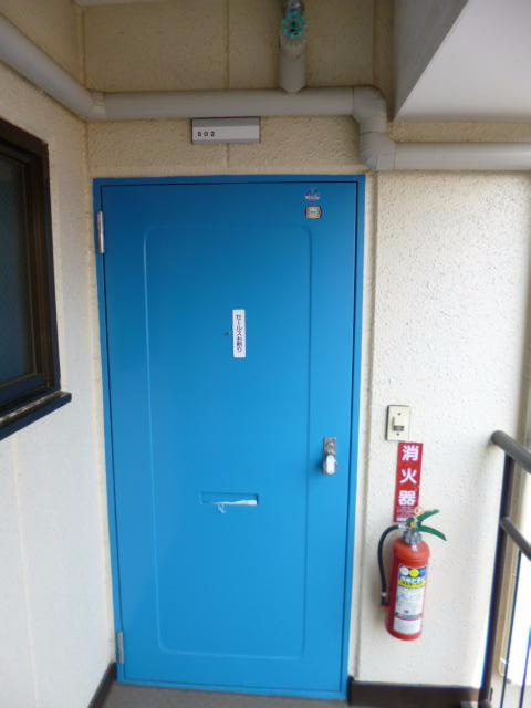 浅川マンションの玄関