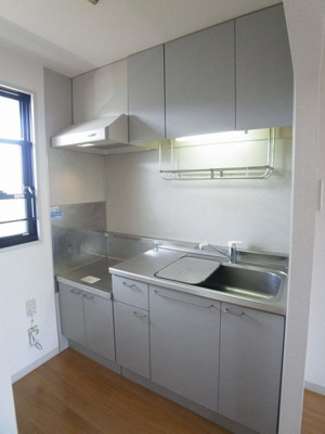 【キッチン】 | クレストコート１ | キッチンに窓が有るので、明るいです