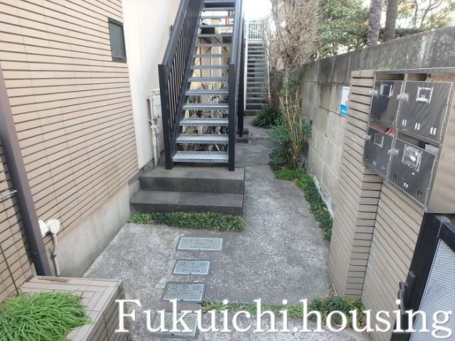 ライムフラットのエントランス