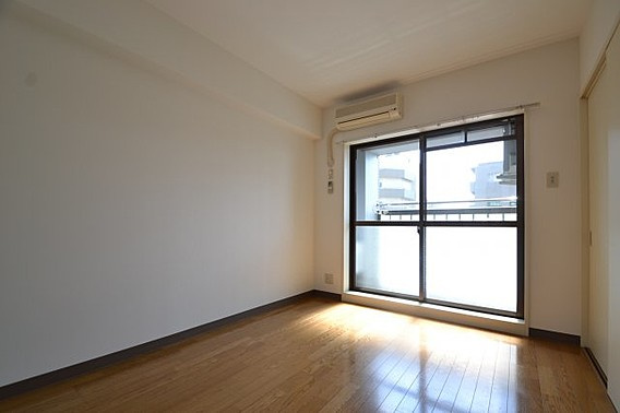 グランペール六甲の洋室