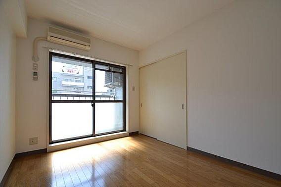 グランペール六甲の洋室