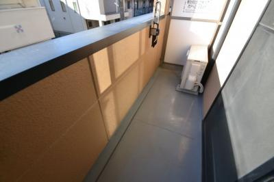 シャトーパルモア阪急六甲のバルコニー