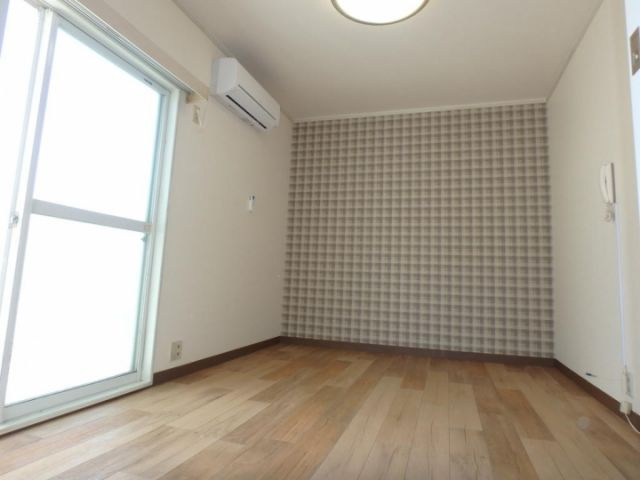 ＫＭＣルームの居間・リビング