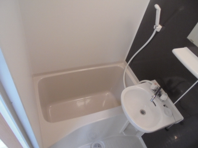 シャレー北野の浴室