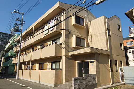 ＣＬプレースの外観
