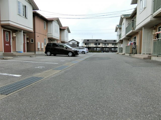エスポワールⅡB棟の駐車場