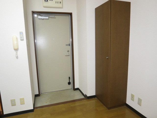 チェリーハイツの玄関
