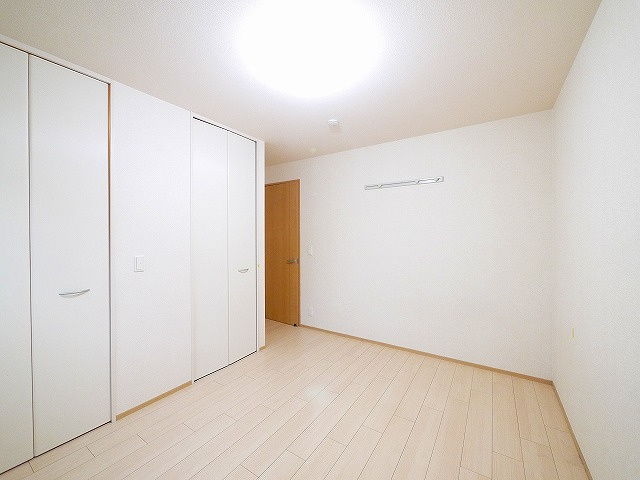 プレジールの寝室|開放的な寝室です