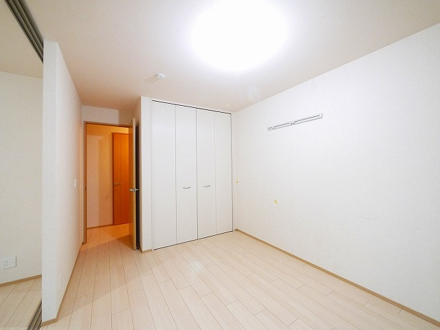 プレジールの洋室|コンパクトで使いやすい洋室です