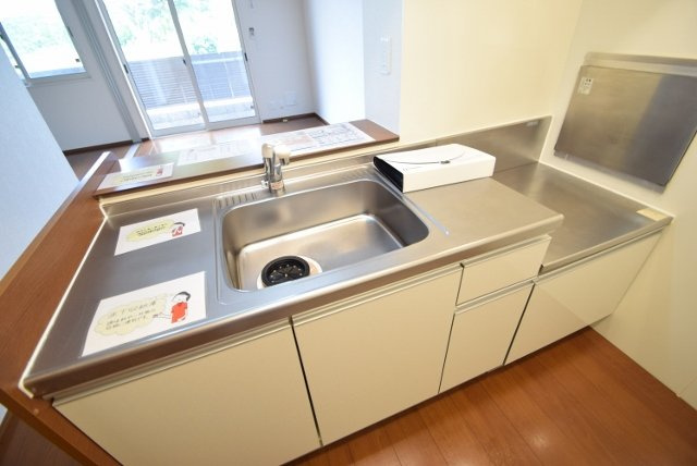 クリアコートのキッチン|キッチンは2口コンロ設置可能！