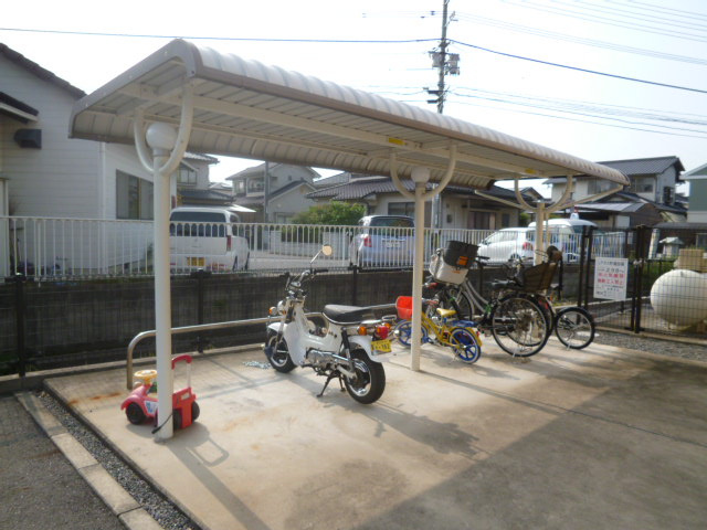 総社市中原のアパートのその他共用部分|自転車置き場