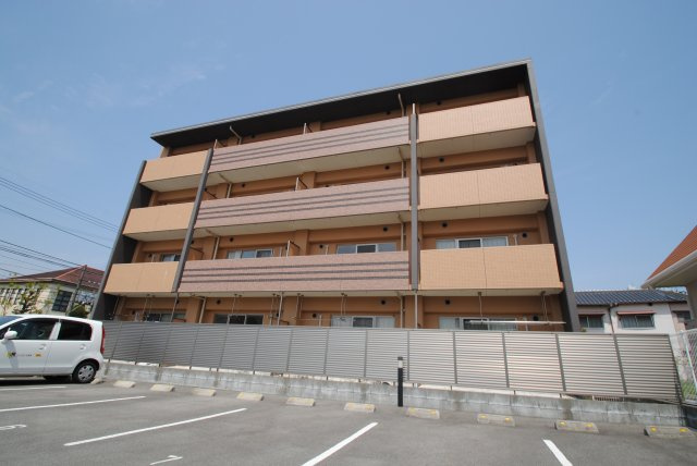 グランドアマレイⅦ番館の外観