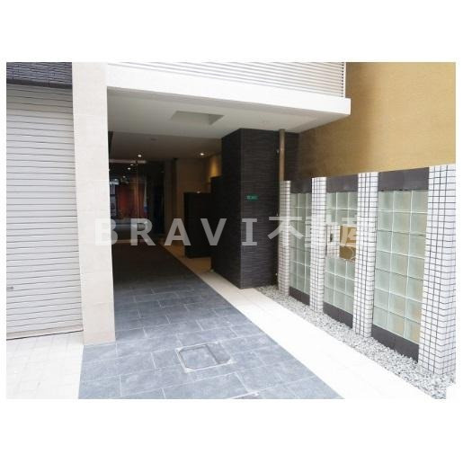 サナップ難波東　BRAVI不動産のエントランス|【サナップ難波東】毎日通るエントランスはこのようになっています