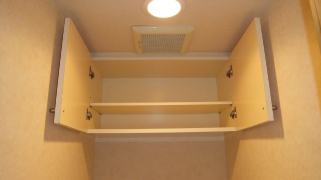 ピアリーさつきのトイレ|トイレに棚付きです