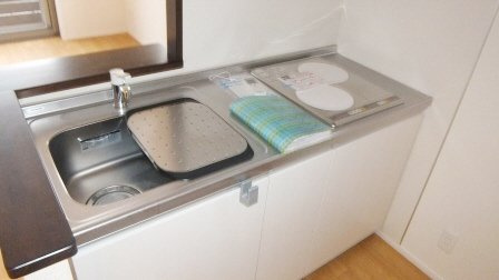 船橋市藤原１丁目のアパートのキッチン|二口のＩＨコンロです。