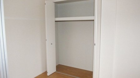 船橋市藤原１丁目のアパートの収納|クローゼットもお部屋に付いています。