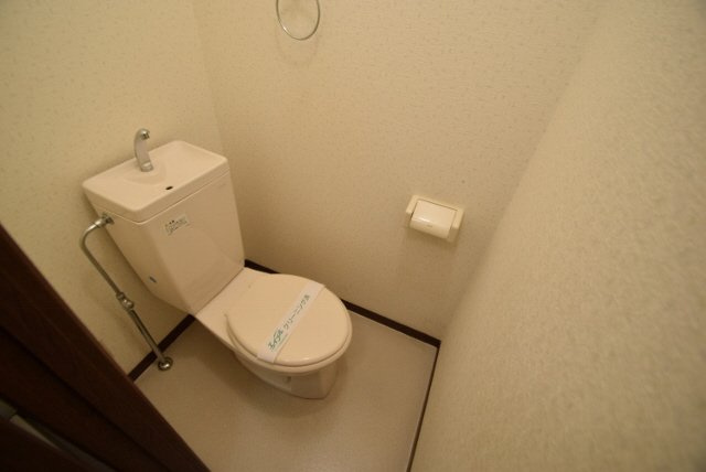 エリール中山のトイレ|綺麗なトイレです。