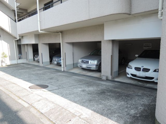 【駐車場】