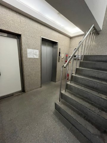神田中央ビルのロビー