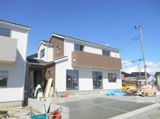 【外観：施工例】 | 目の前の３号棟足場はがれました。