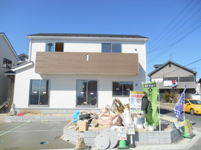 【外観：施工例】 | 久喜市　(栗橋)松永　全8棟　4号棟 | 目の前の３号棟足場はがれました。