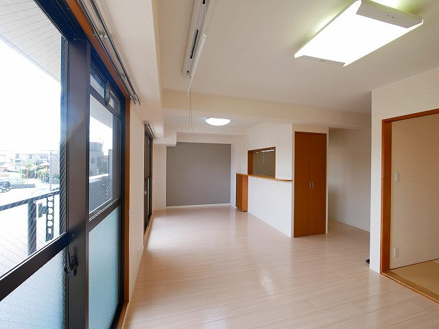 グレースコート恋の窪の居間・リビング|ゆったりとしたリビングです