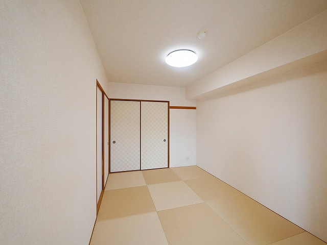 グレースコート恋の窪の洋室|明るい洋室です