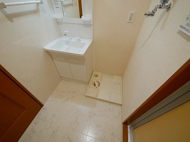 グレースコート恋の窪の洗面所|忙しい朝には欠かせない洗面所です