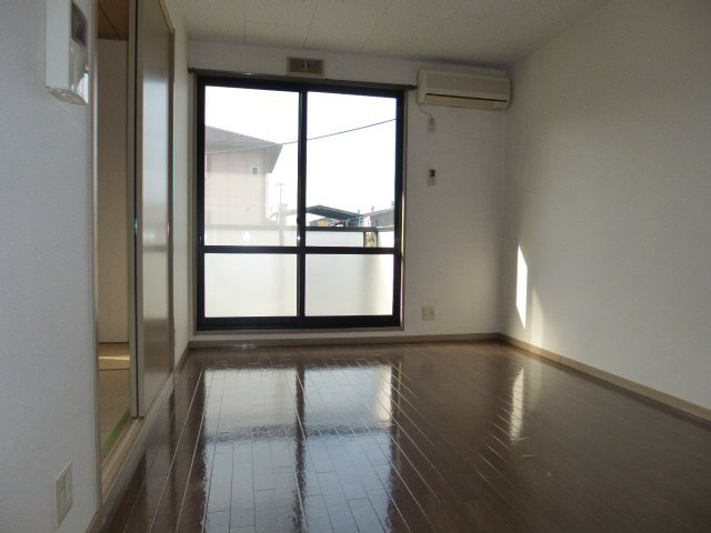 ビアン連島Ｂの居間・リビング