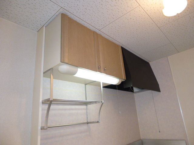 ビアン連島Ｂのキッチン|吊戸