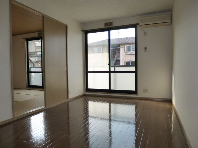 ビアン連島Ｂの居間・リビング