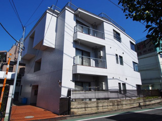 【外観】 | 閑静な住宅街にあり通学時間は賑わいますがとても静かで住みやすい住環境