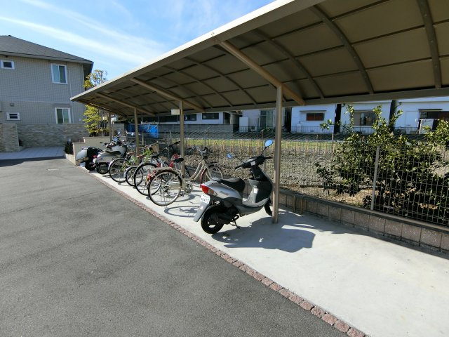 アンジュールのその他