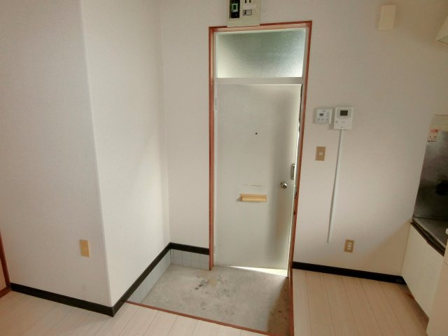 スコレー清名幸谷の玄関