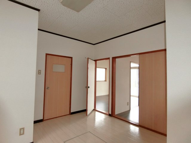 スコレー清名幸谷の居間・リビング