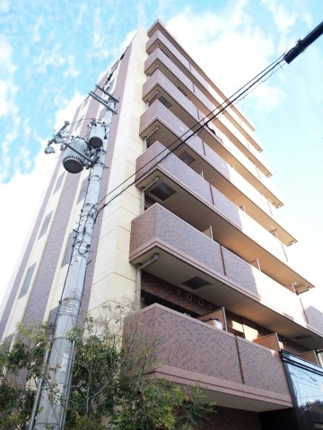 ライジングコート岸里玉出駅前の外観