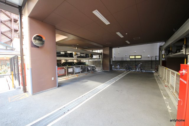 レジディア天神橋　仲介手数料無料の駐車場
