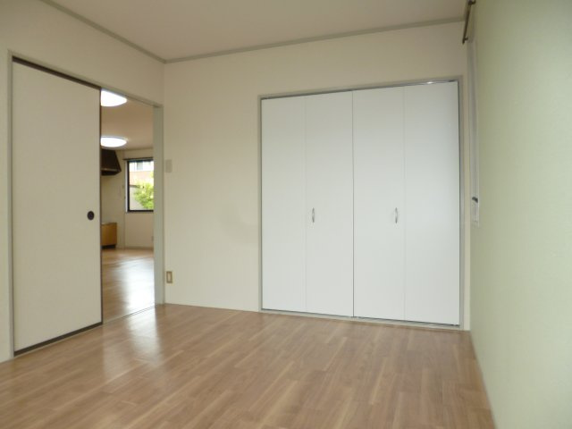 セジュール福島の洋室