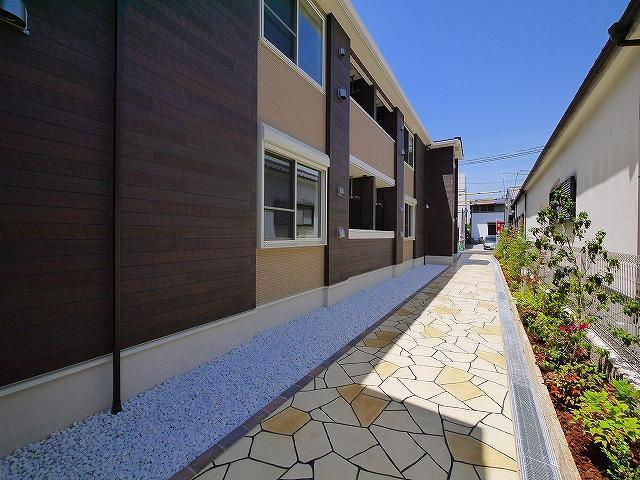LUCE花園のエントランス|オシャレな共用スペース。