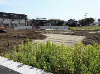 【前面道路含む現地写真】
