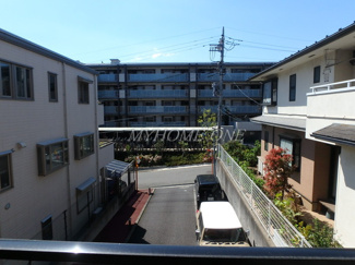 【展望】 | バルコニー眺望　下が駐車場ゲートなので2階目線です。